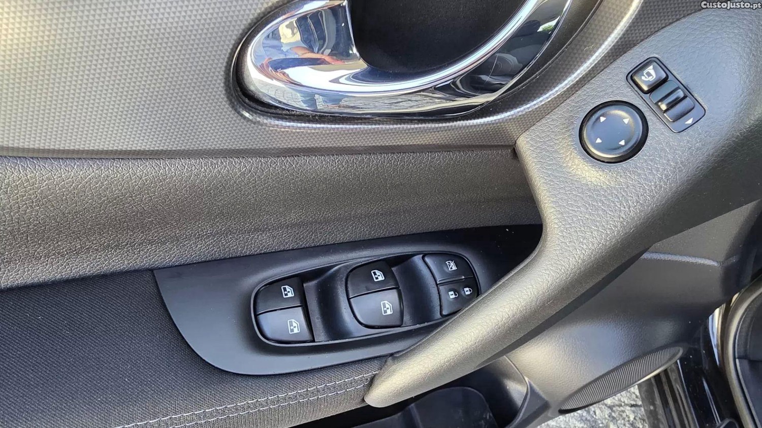 Nissan Qashqai 1.2 dig-t n-connecta led — fotografia 3