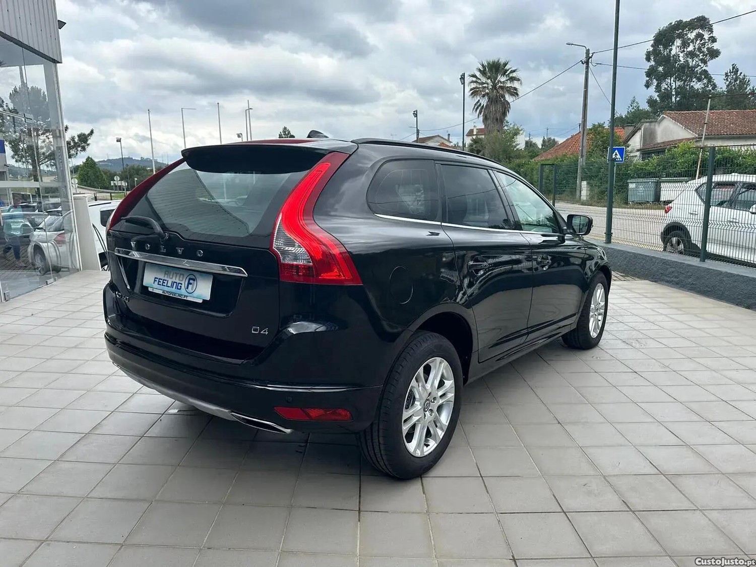 Volvo XC 60 2.0 D4 Momentum — fotografia 27