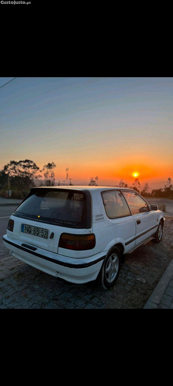 Toyota Corolla carrinha - 89 foto 2