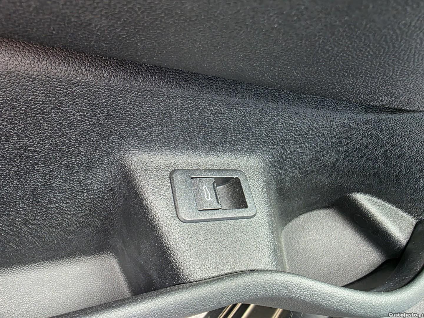 BMW iX xDrive 40 — fotografia 8