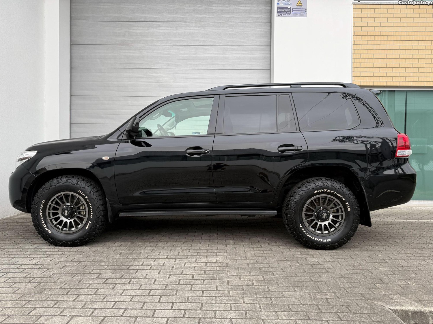 Toyota Land Cruiser 4.5 D-4D V8 — fotografia 14