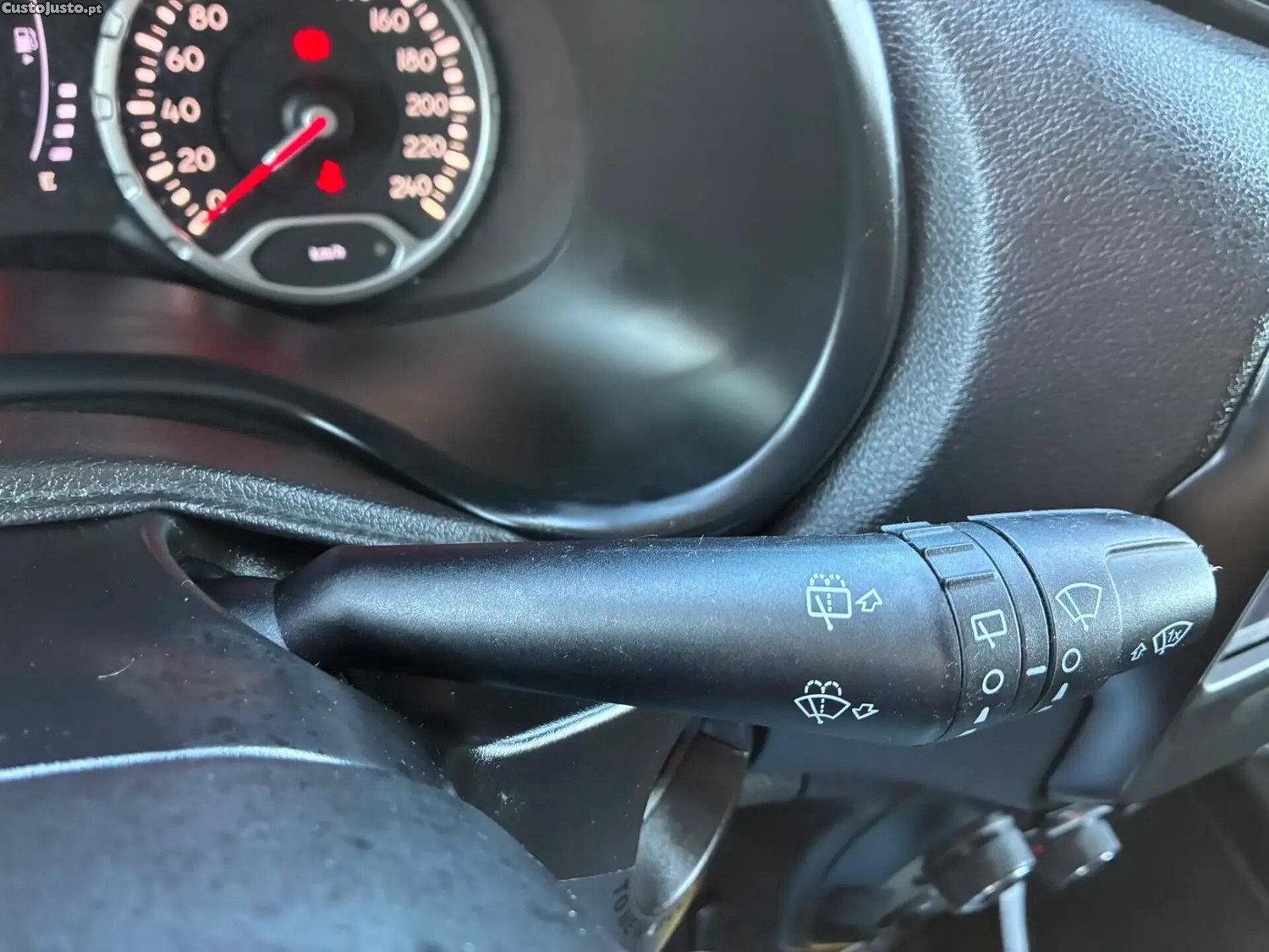 Jeep Renegade 1.0 T Longitude — fotografia 18