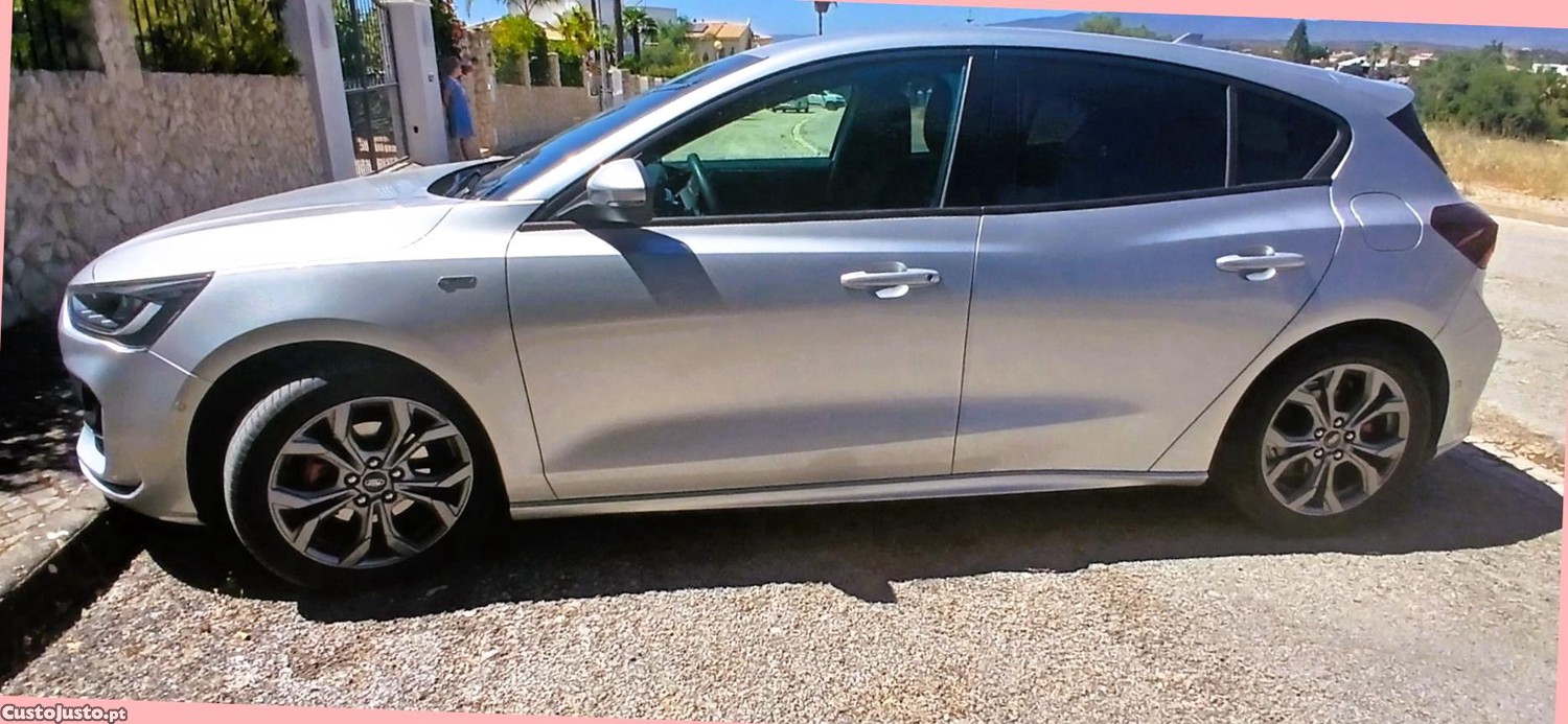 Ford Focus St-Line SIP 1.0 Ecoboost MHEV 125 CV Euro 6.2 — fotografia 2