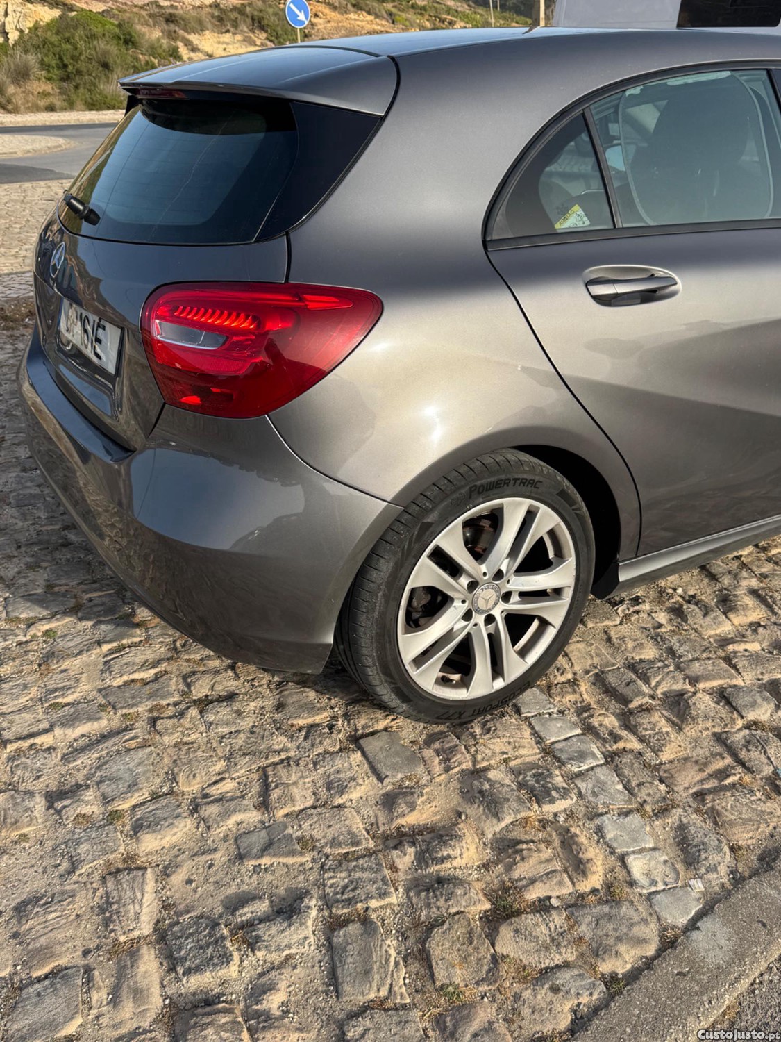 Mercedes-Benz A 180 d blue efficiency — fotografia 2