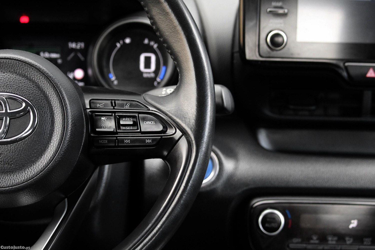 Toyota Yaris 1.5 HDF Comfort — fotografia 6