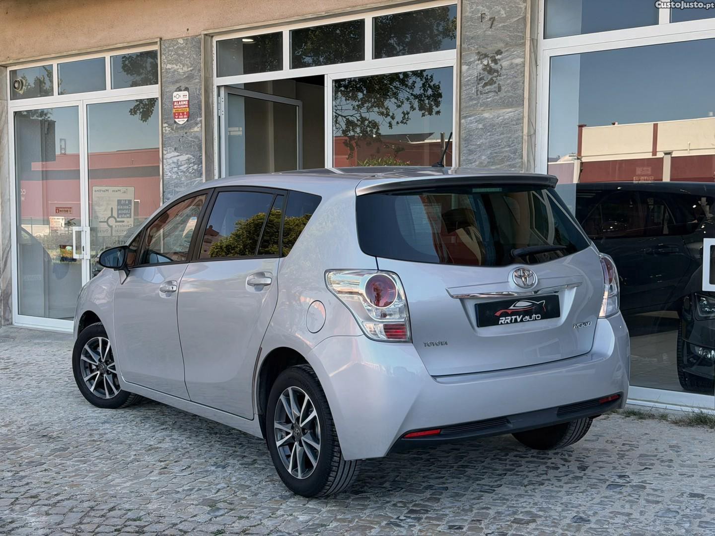 Toyota Verso 2.0 D-4D Exclusive+GPS — fotografia 15
