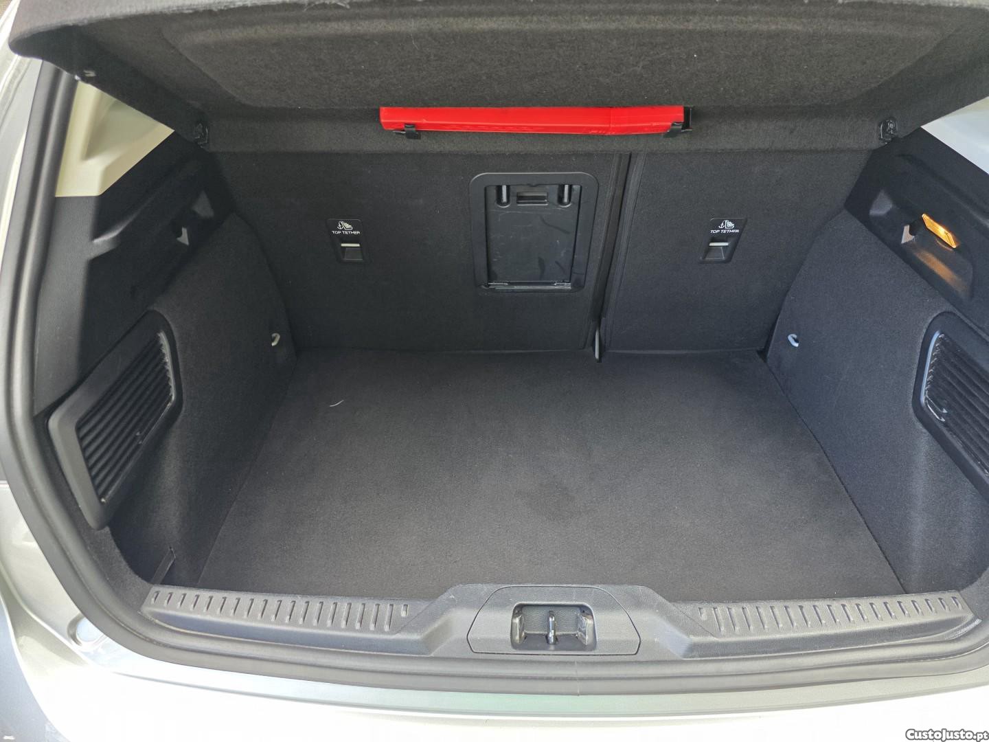Ford Focus 1.0 EcoBoost MHEV Active X — fotografia 28