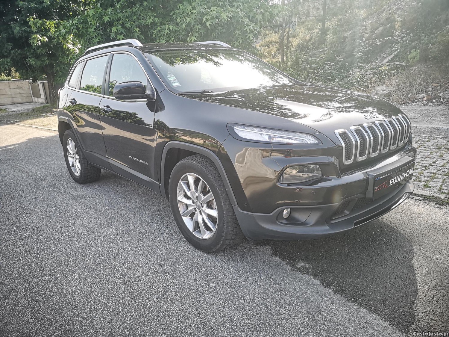 Jeep Cherokee 2.0 MJD LONGITUDE - NACIONAL - C/ GARANTIA - "C/ Gancho de Reboque" — fotografia 22