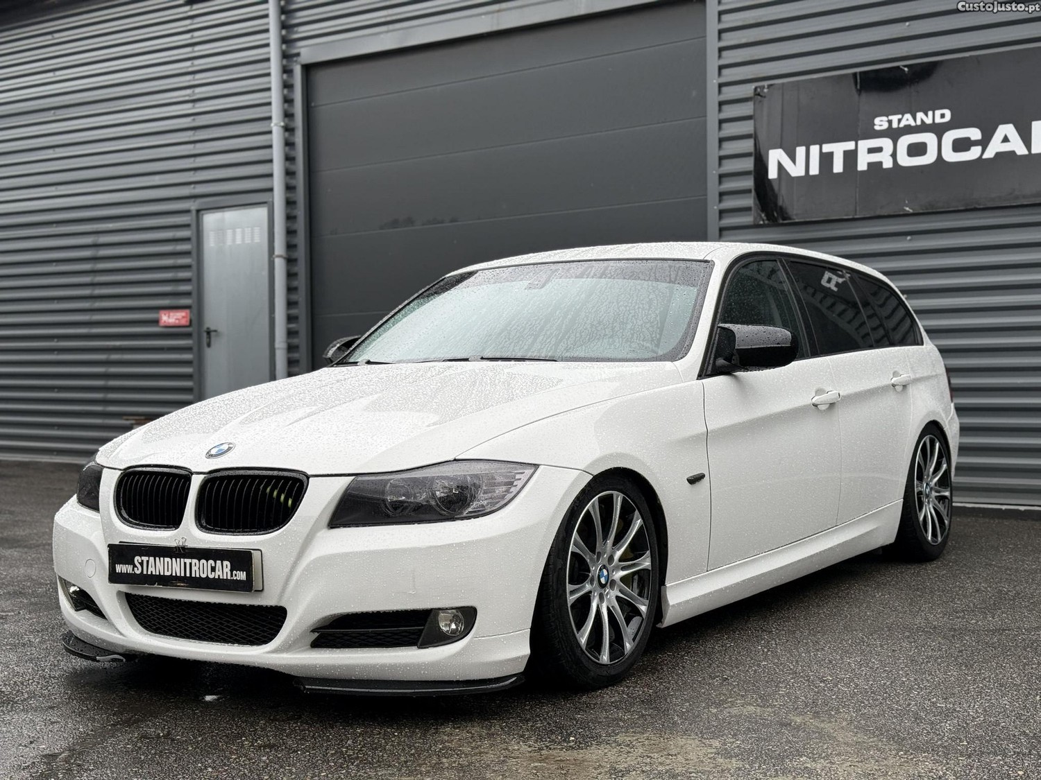 BMW 318 D TOURING C/ EXTRAS PACK M — fotografia 23