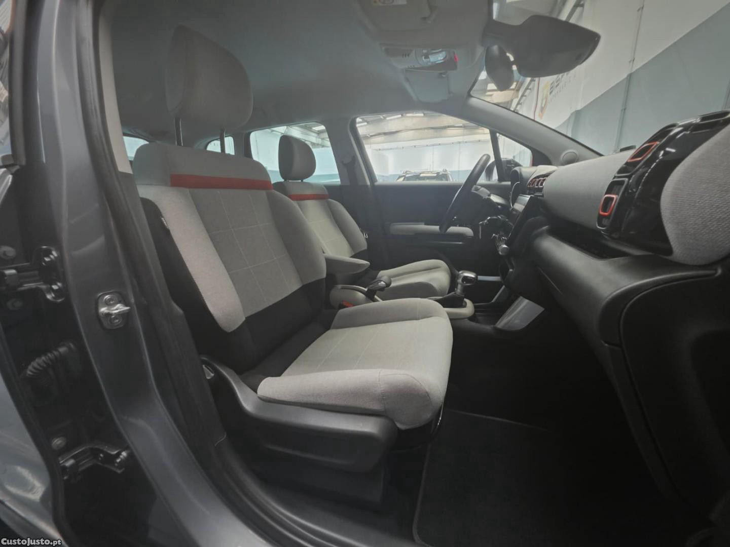 Citroën C3 Aircross 1.2 PureTech Shine EAT6 — fotografia 5