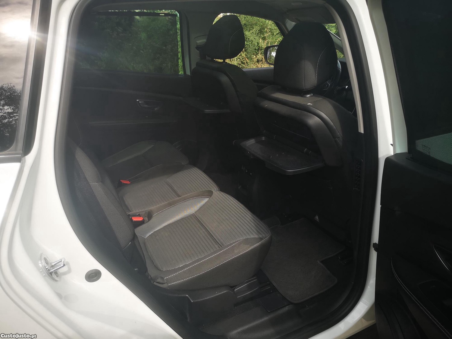 Renault Grand Scénic 1.6 DCI 130cv Intens - 7 lugares - Teto Panorâmico - C/ Garantia — fotografia 14