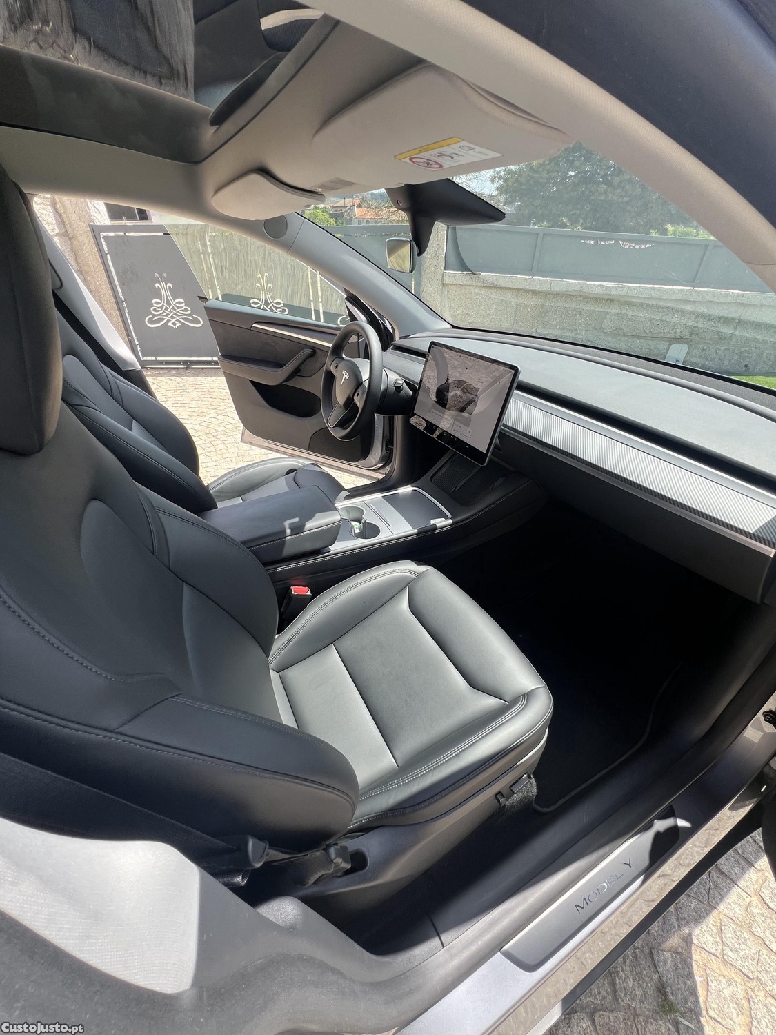 Tesla Model Y Long Range 2024 — fotografia 6