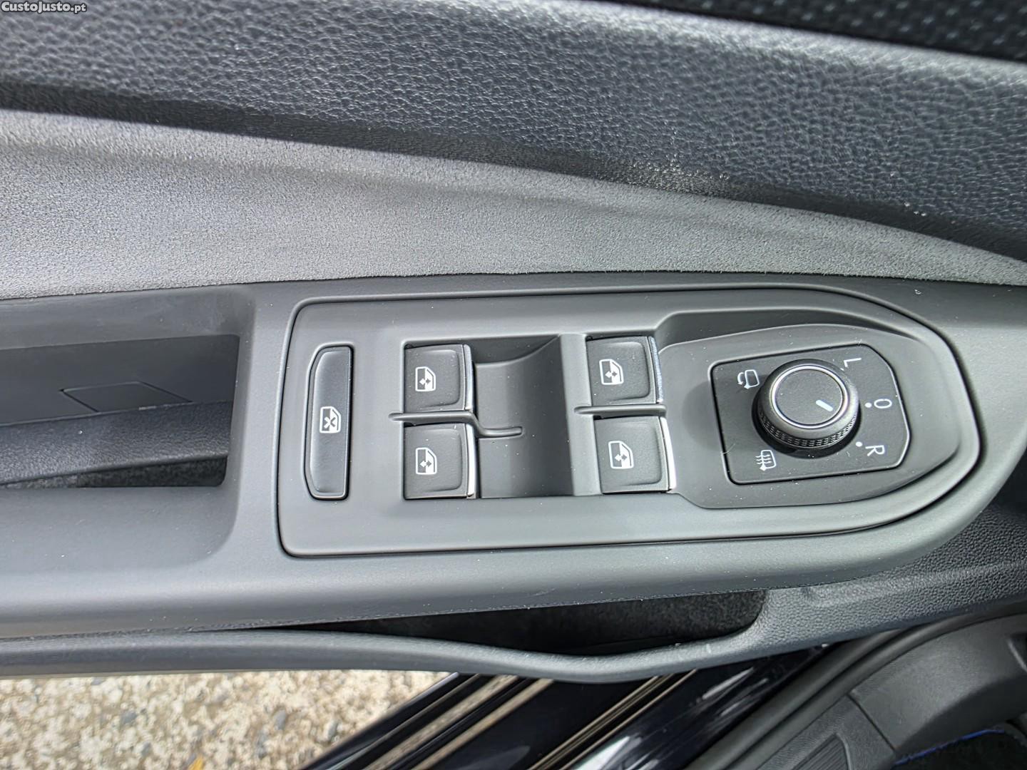Volkswagen Golf 2.0 TSI R DSG — fotografia 11