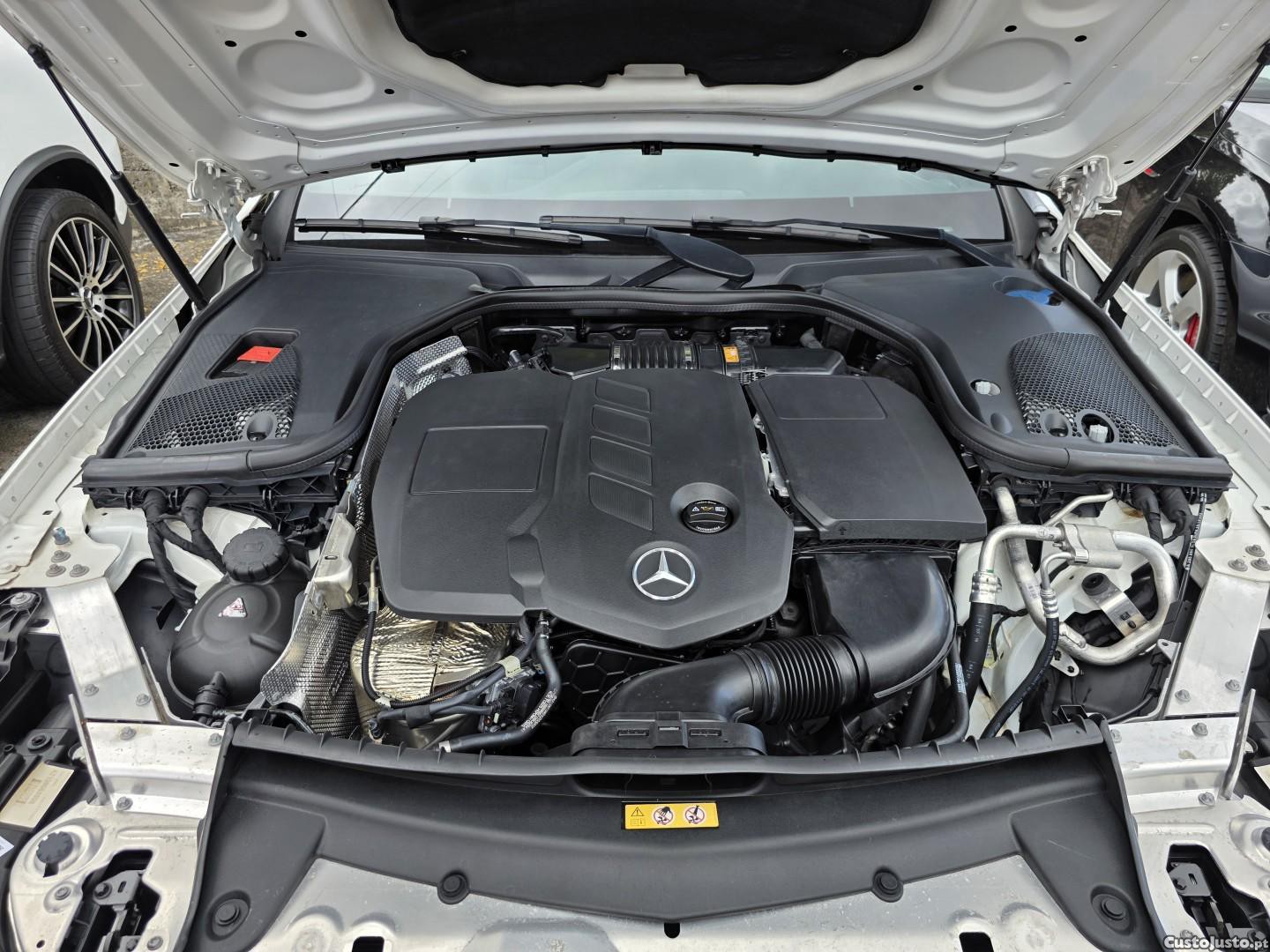 Mercedes-Benz E 220 d AMG Line Aut. — fotografia 5