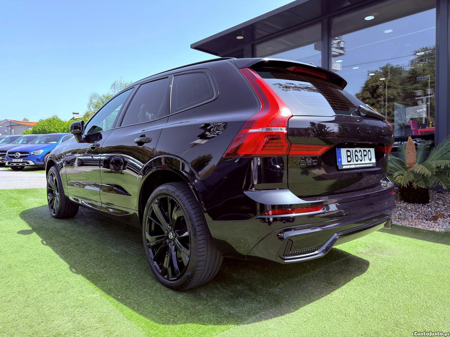 Volvo XC 60 2.0 T6 PHEV Black Edition AWD — fotografia 18
