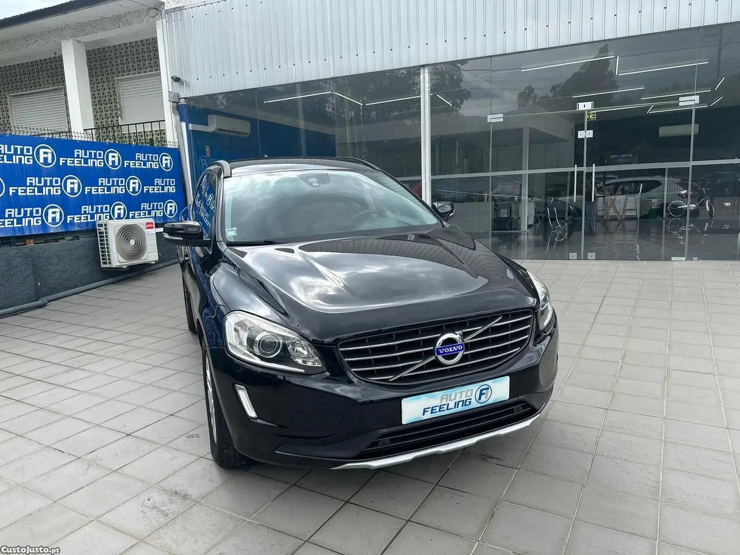 Volvo XC 60 2.0 D4 Momentum — fotografia 26