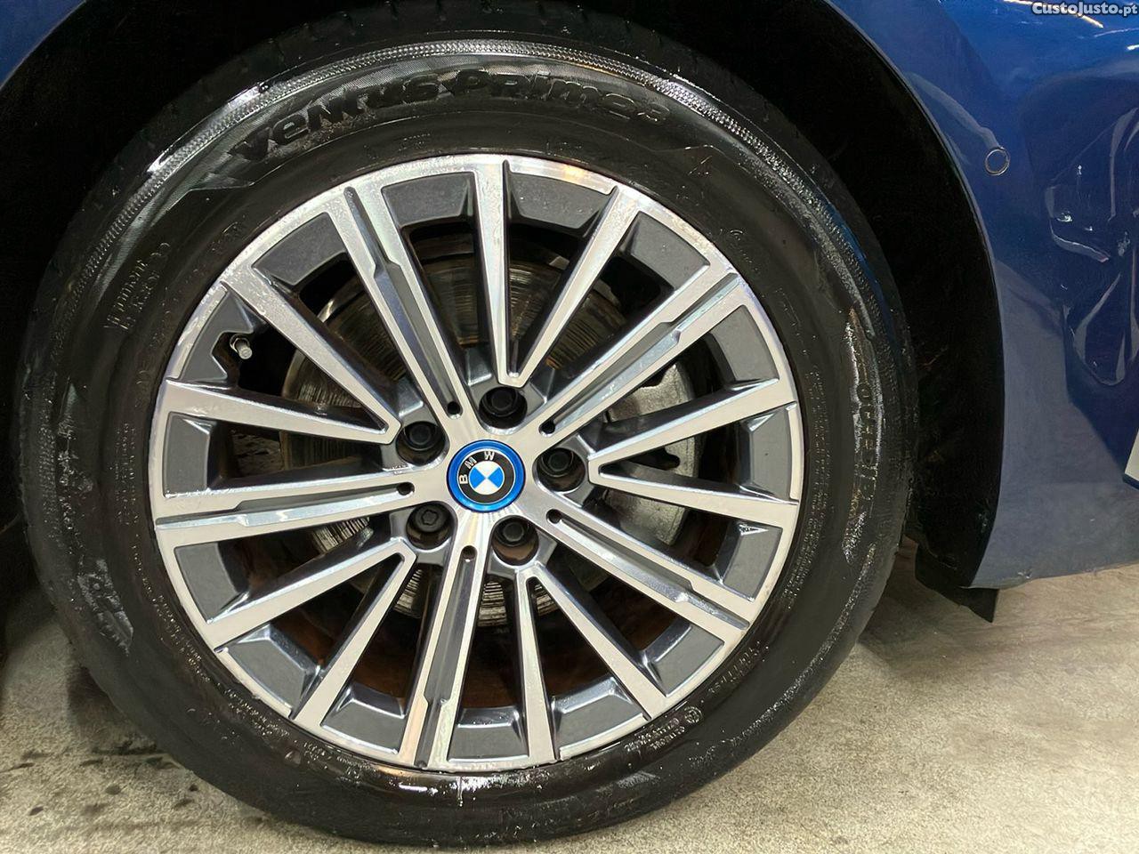BMW 225 Active Tourer XE e xDrive Line Luxury — fotografia 17