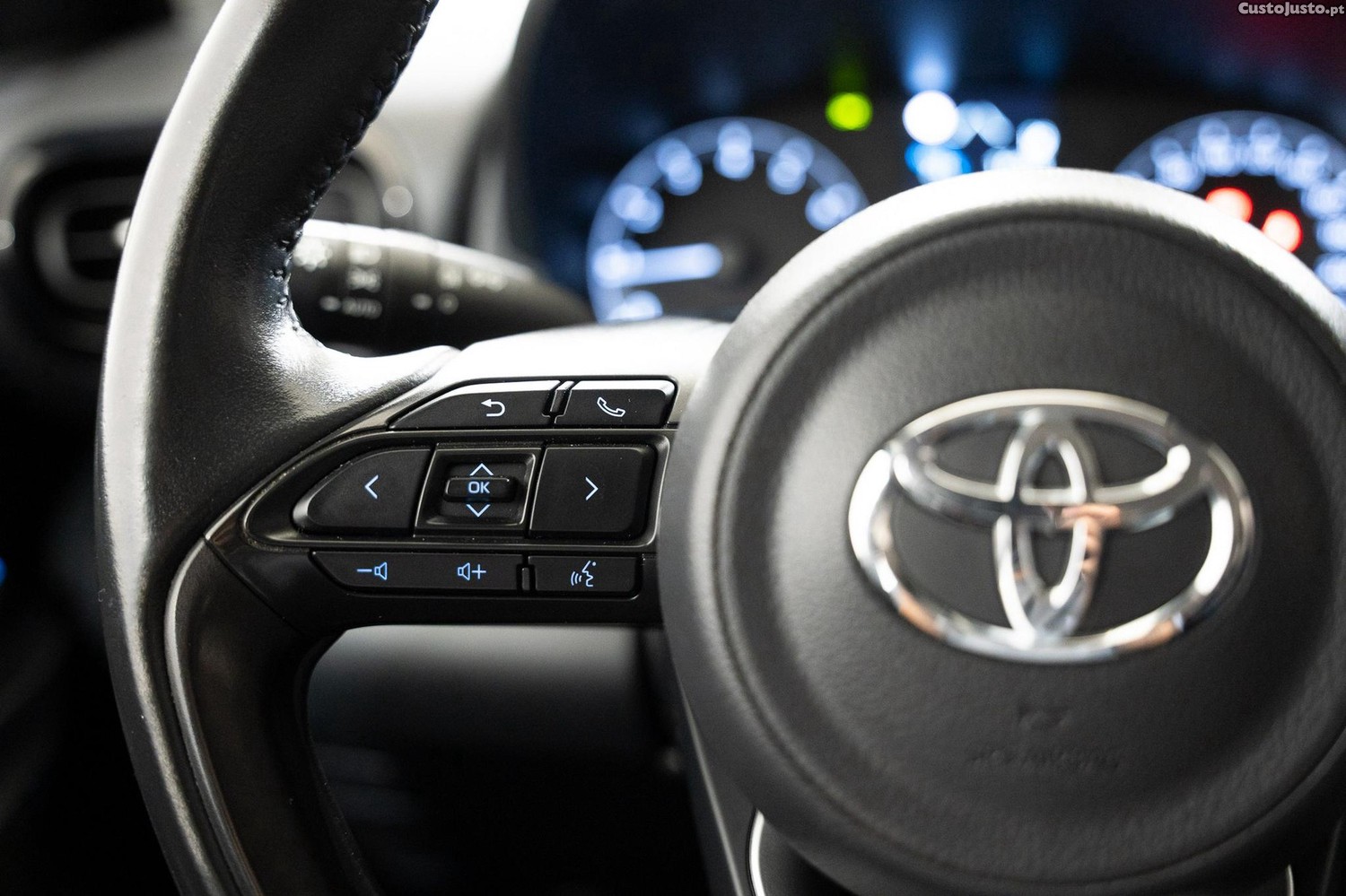 Toyota Yaris 1.5 VVT-i Comfort — fotografia 12