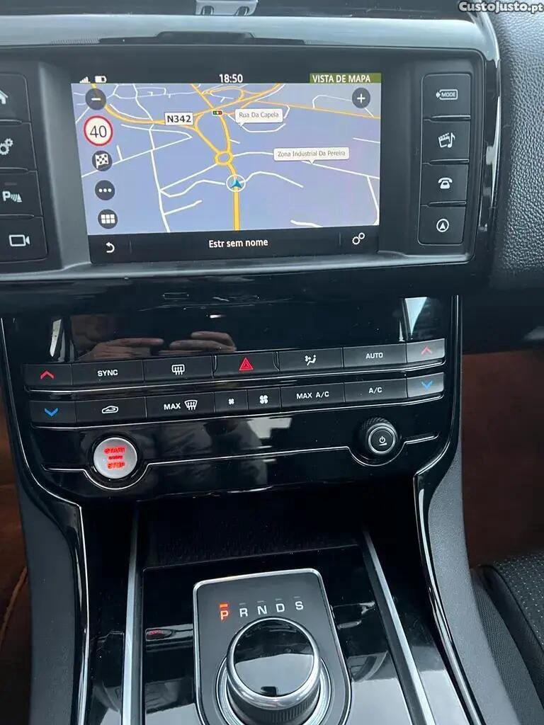 Jaguar XE 2.0 D Prestige — fotografia 6