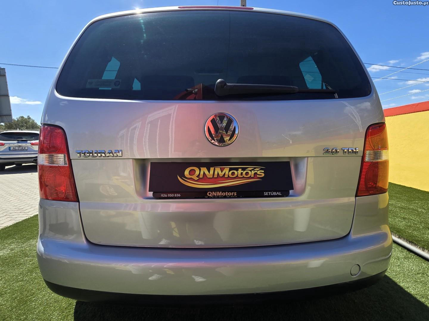 Volkswagen Touran 2.0 TDI Blue.Highline 7L — fotografia 14