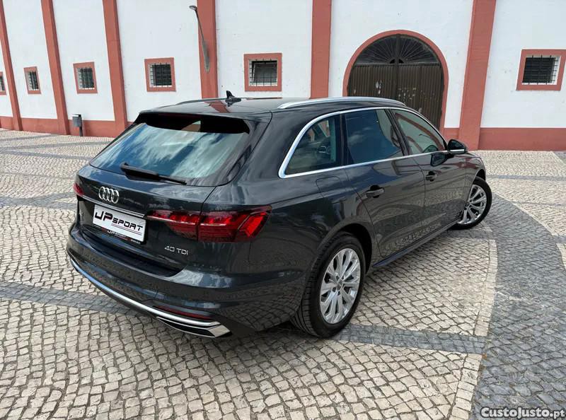 Audi A4 40 TDI Advanced S tr — fotografia 16