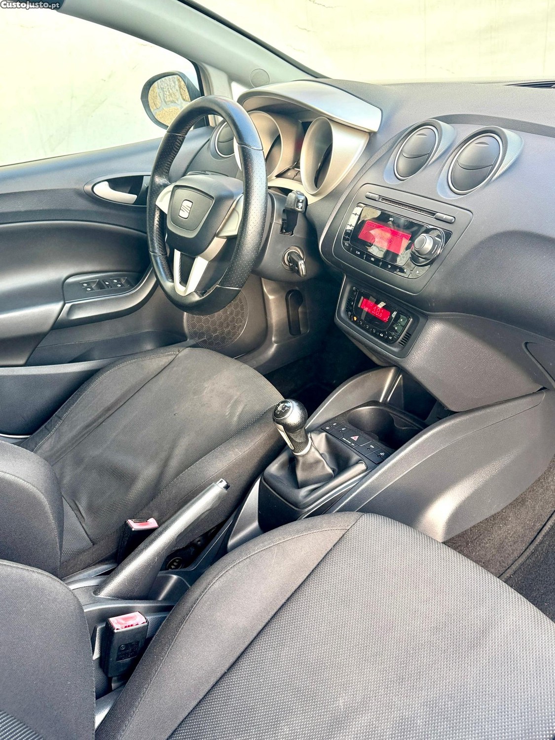 SEAT Ibiza 1.6 TDi 25 Anos — fotografia 21