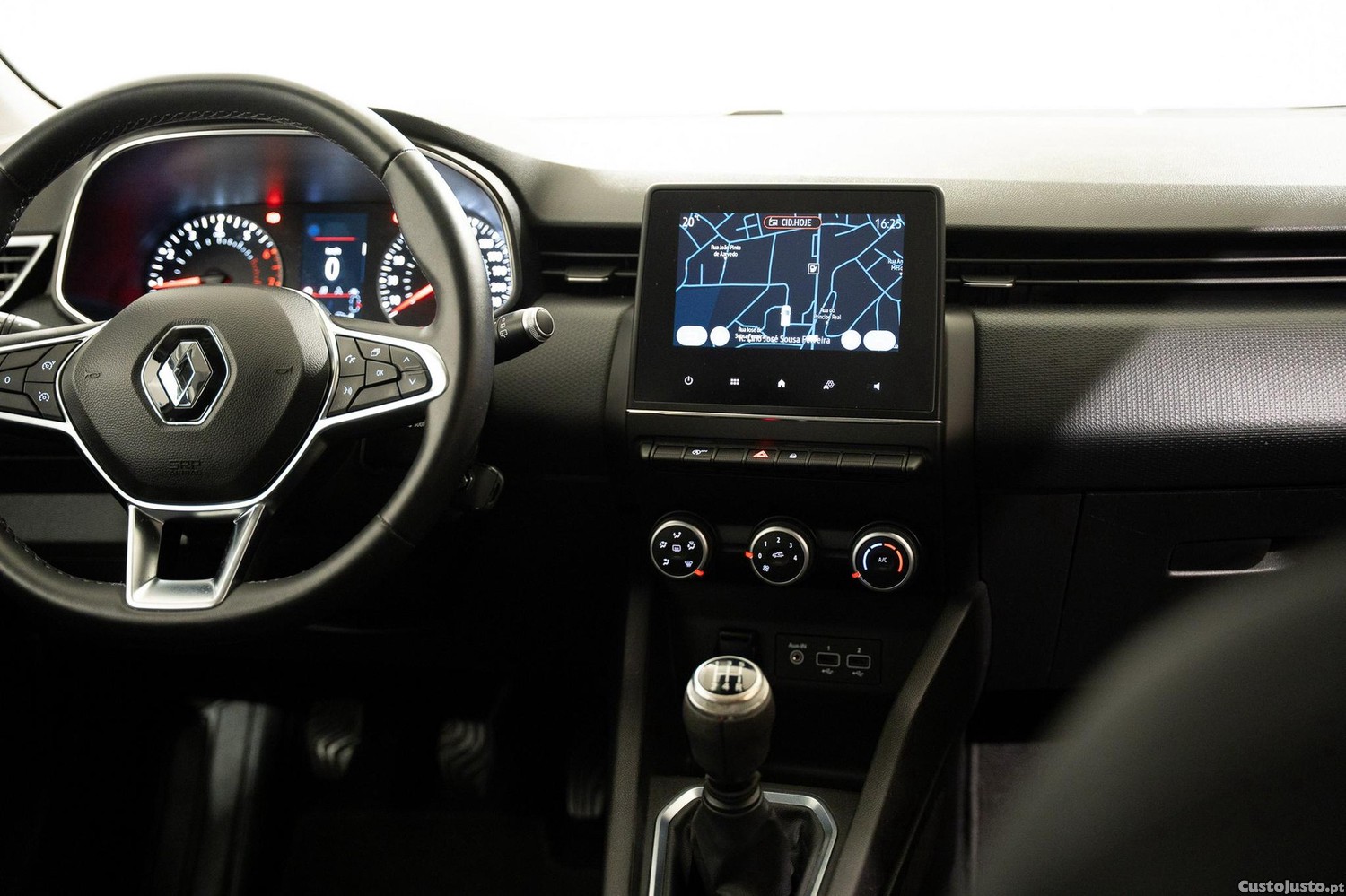 Renault Clio 1.0 SCe Zen — fotografia 15