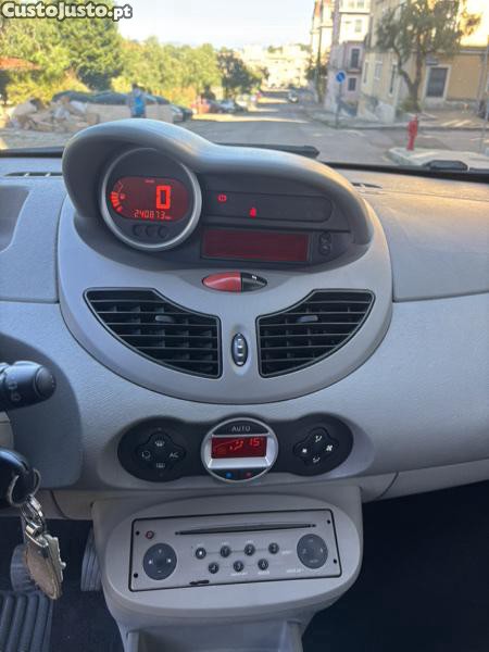 Renault Twingo 1.5 diesel Initiale Paris — fotografia 4