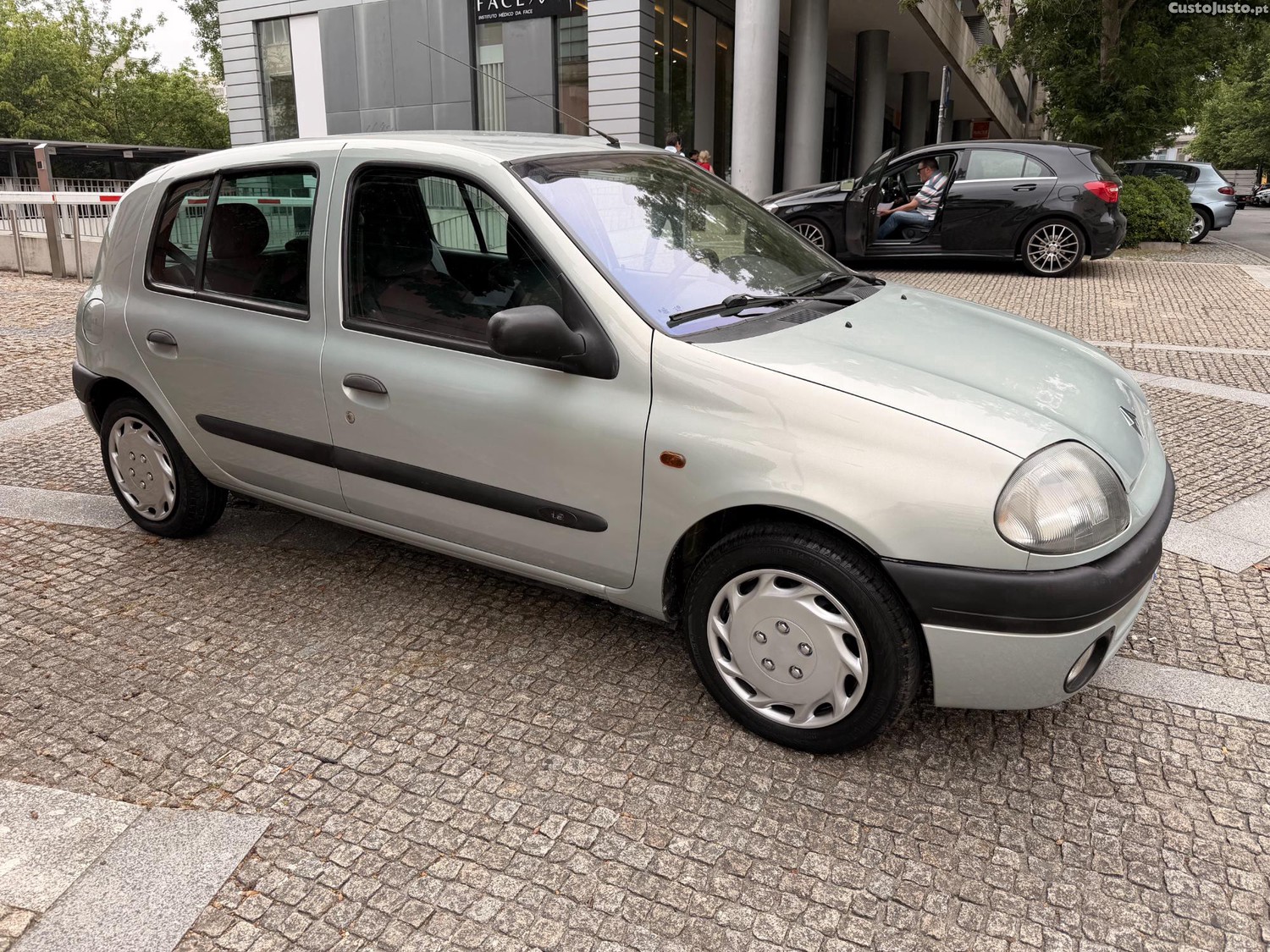 Renault Clio 1.2 Extreme 16 V — fotografia 18
