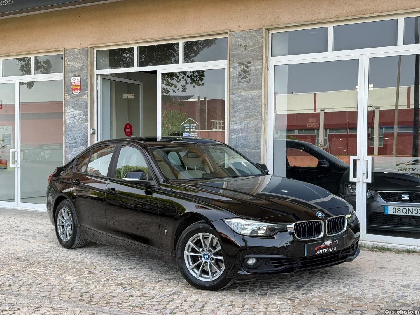 BMW 330 e iPerformance Advantage — fotografia 19