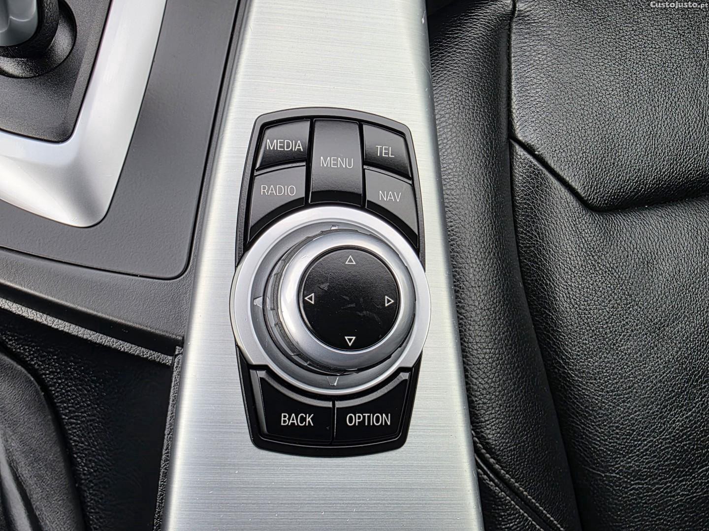 BMW 318 d Line Luxury Auto — fotografia 18