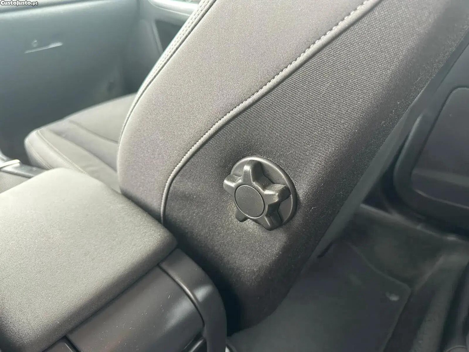 Volvo XC 60 2.0 D4 Momentum — fotografia 10