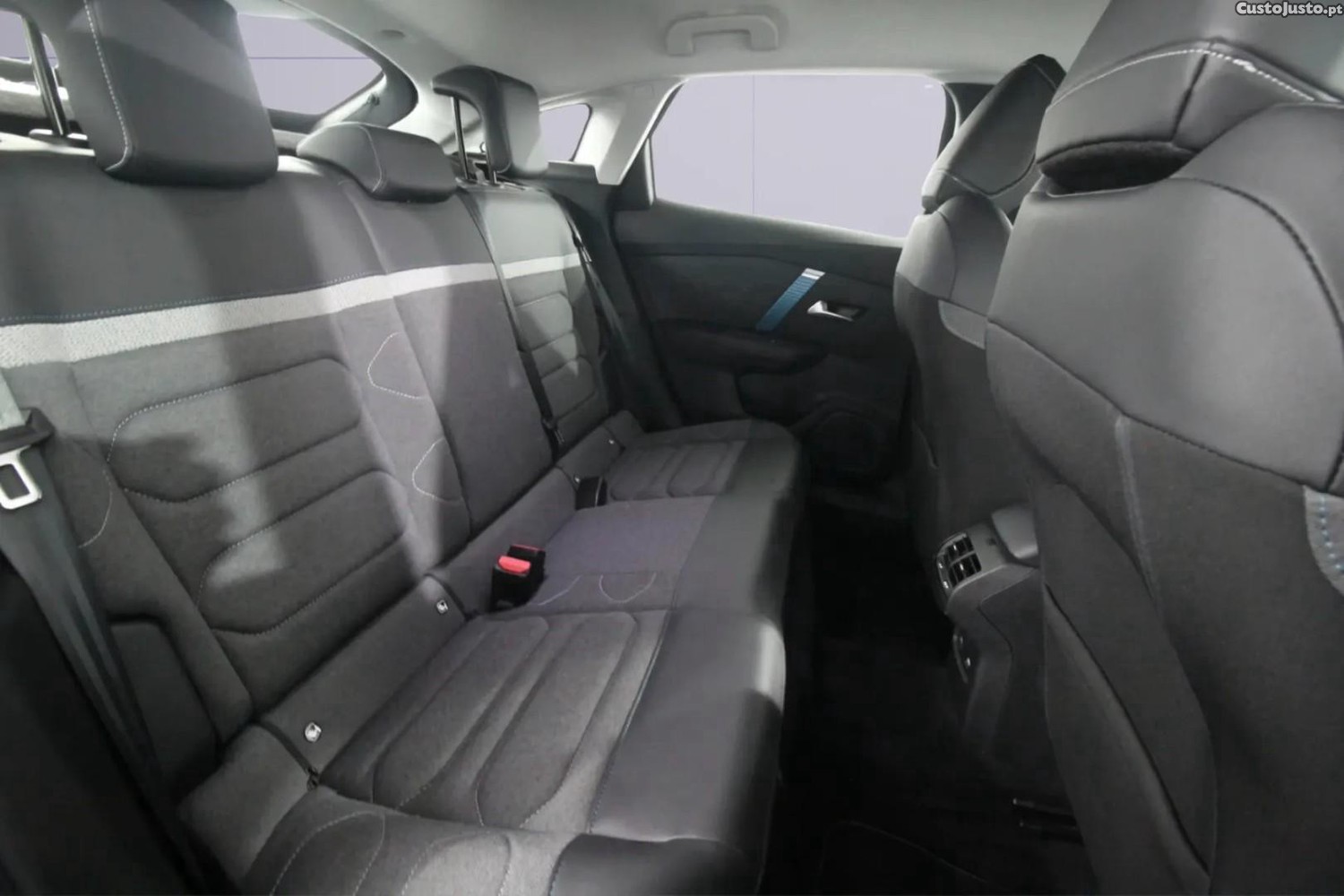 Citroën e-C4 Shine — fotografia 4