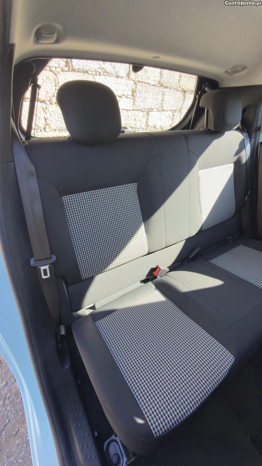 Renault Twingo 1.0 — photo 3