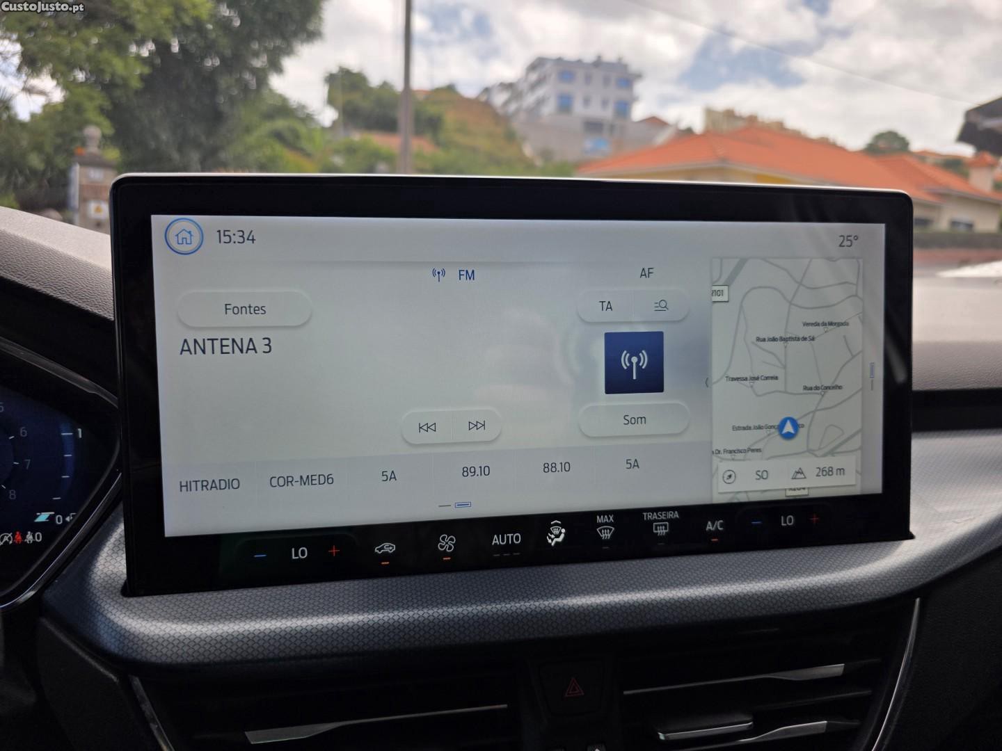 Ford Focus 1.0 EcoBoost MHEV Active X — fotografia 23