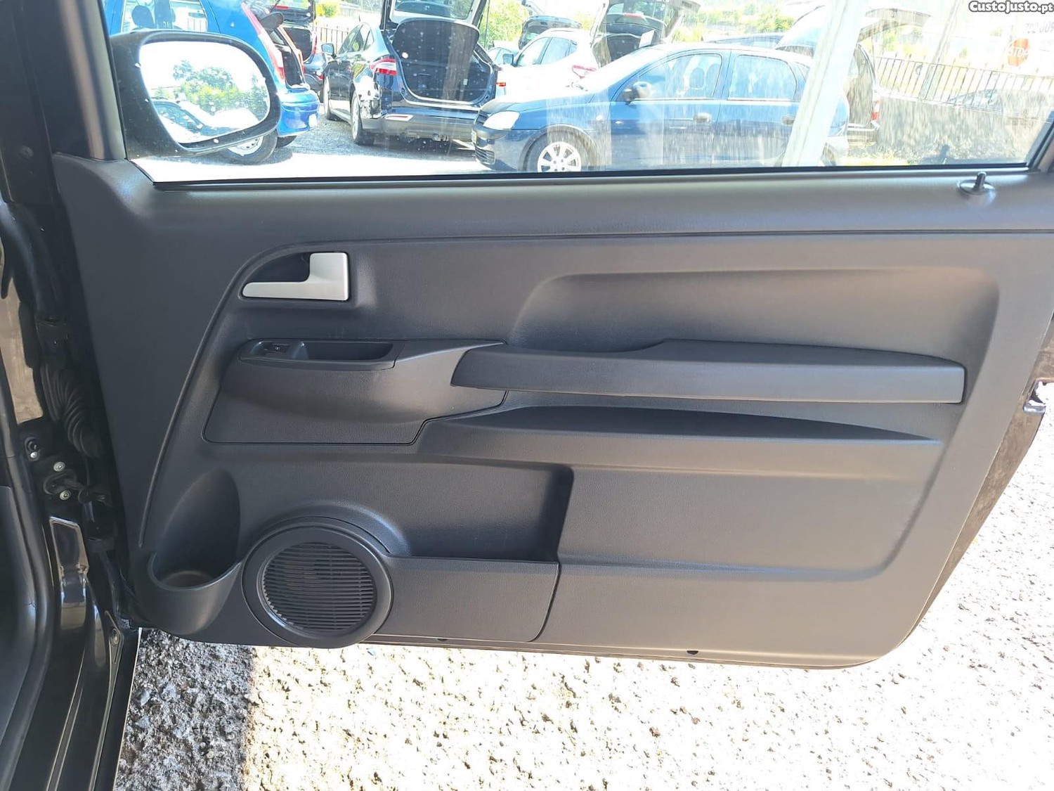Volkswagen Fox 1.2 T.Liso Pack Elements — fotografia 12