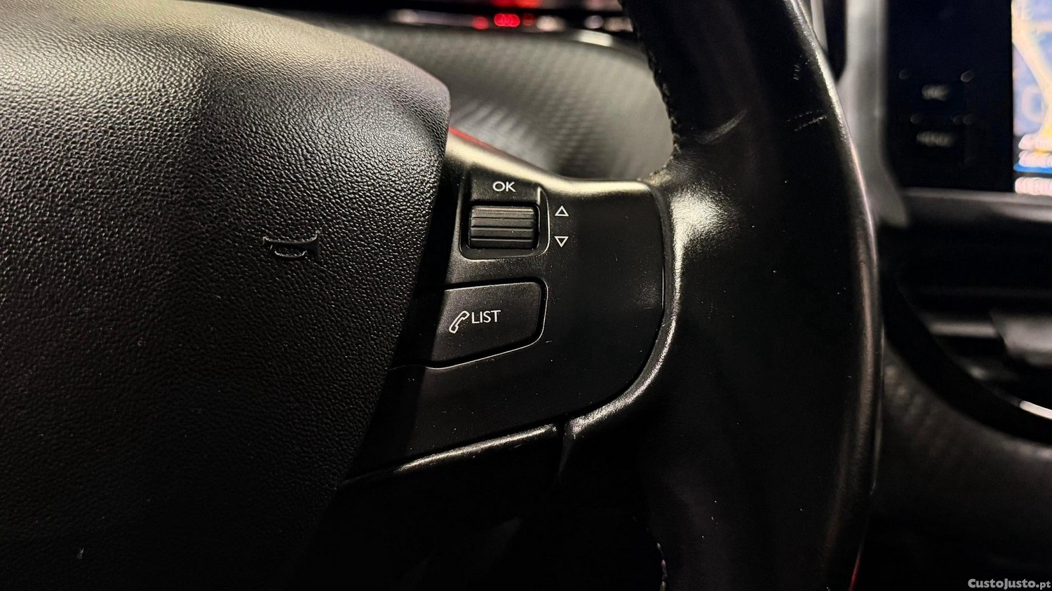 Peugeot 208 1.5 BlueHDi Allure — fotografia 4