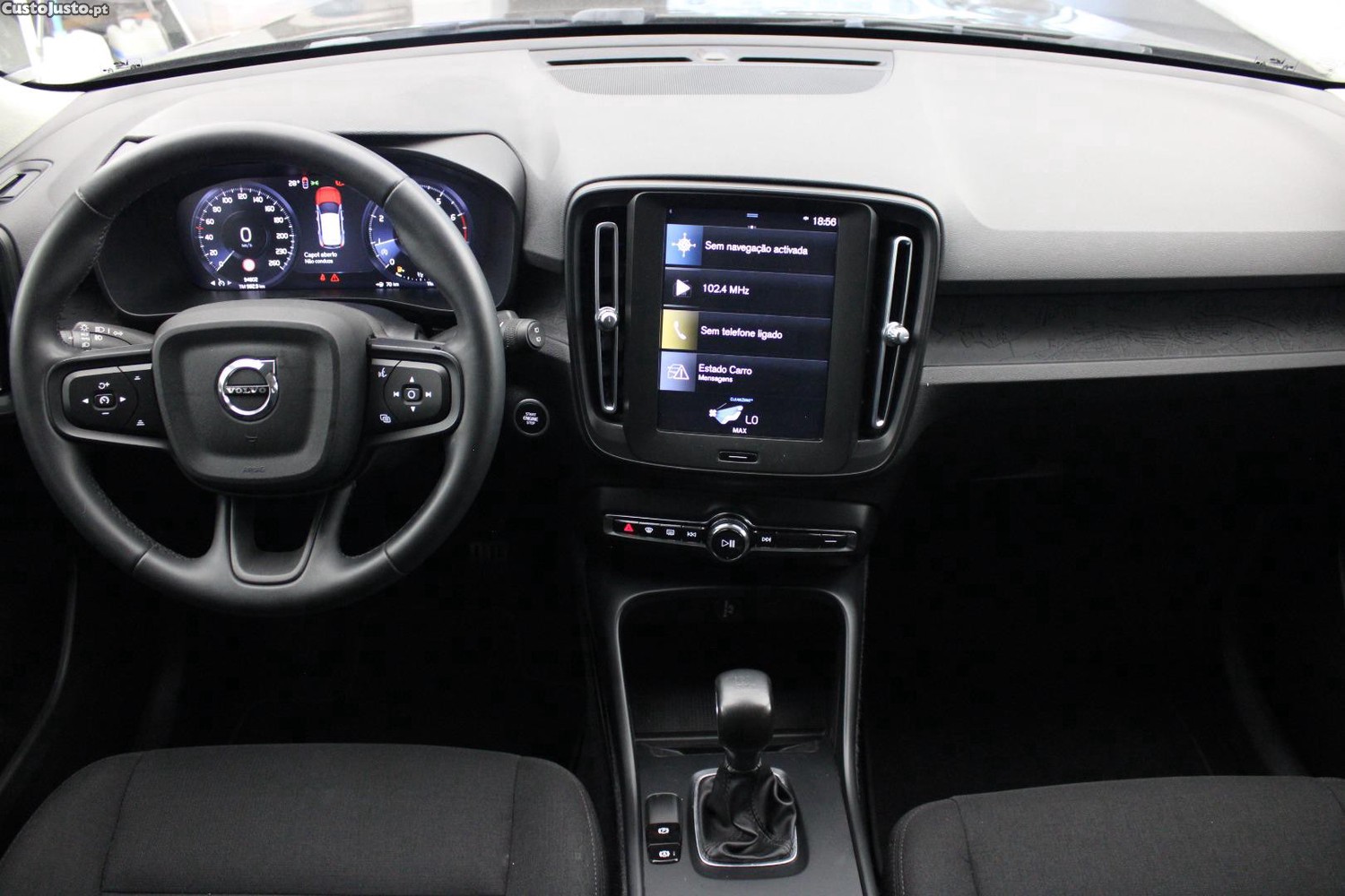 Volvo XC 40 1.5 T2 MOMENTUM CORE — fotografia 31