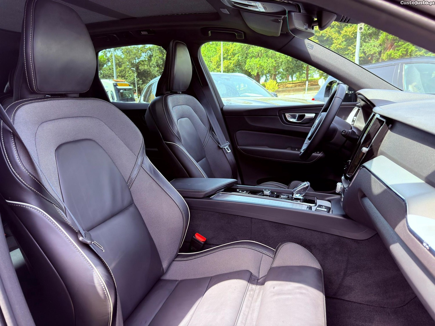 Volvo XC 60 2.0 T6 PHEV Black Edition AWD — fotografia 10