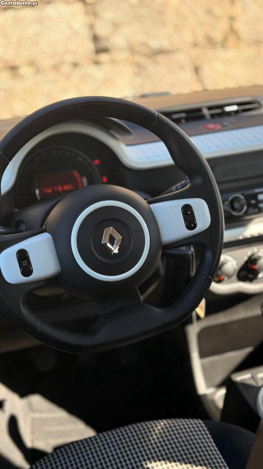 Renault Twingo 1.0 — photo 5
