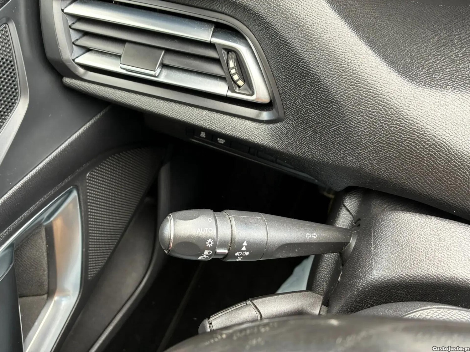 Peugeot 308 1.6 BlueHDi Allure J17 — fotografia 15