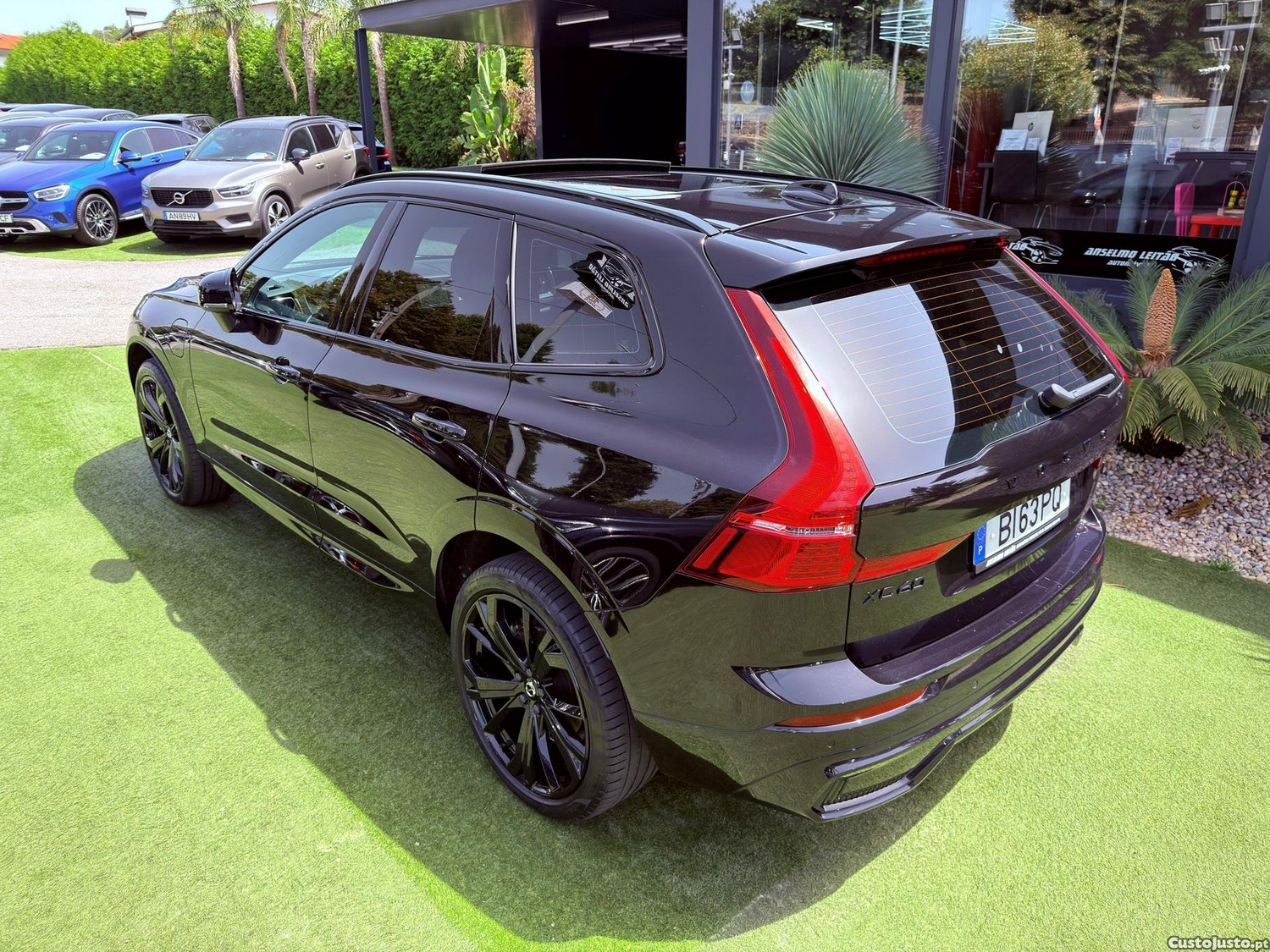 Volvo XC 60 2.0 T6 PHEV Black Edition AWD — fotografia 17
