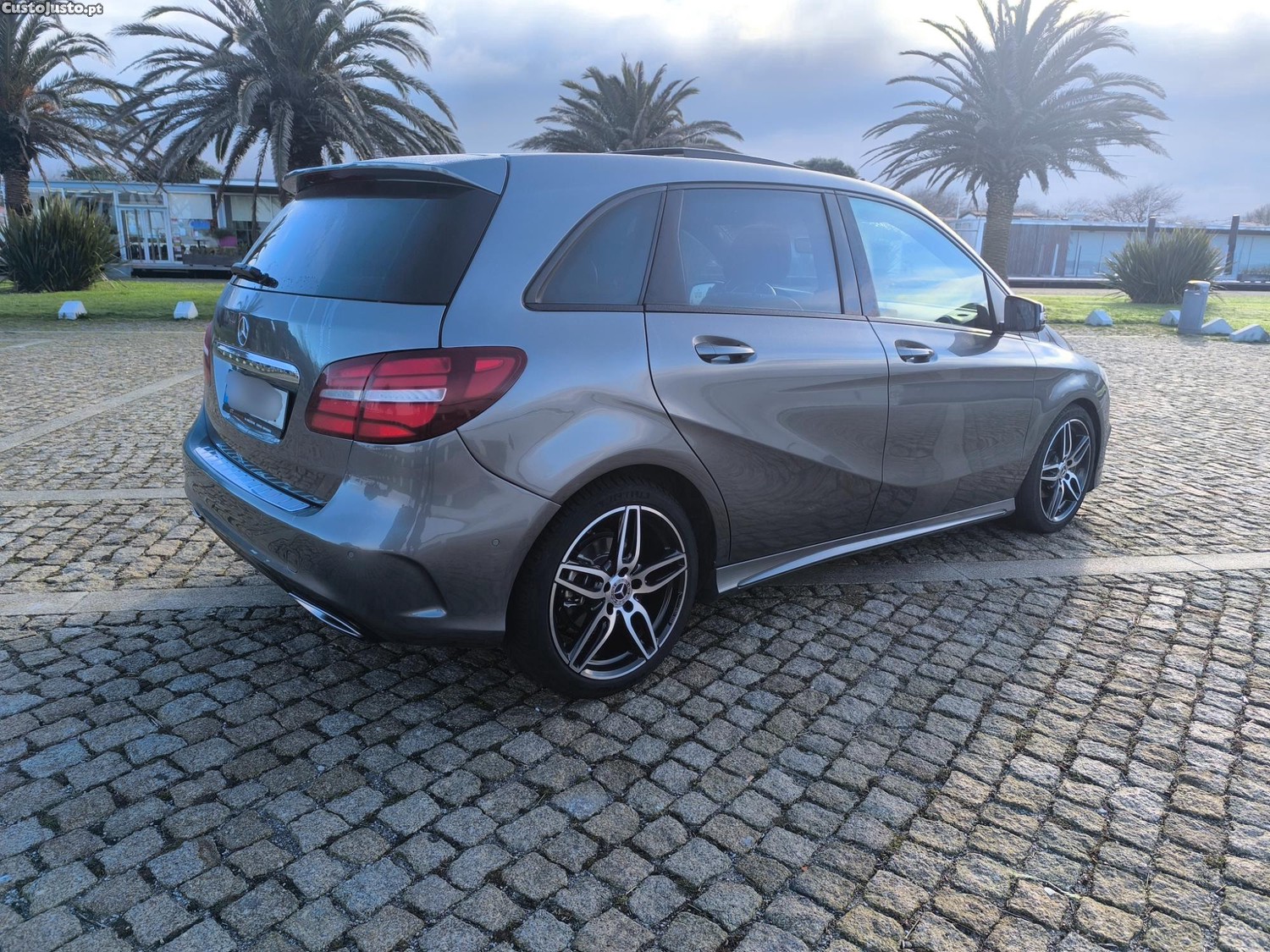 Mercedes-Benz B 180 CDI Automático AMG — fotografia 4