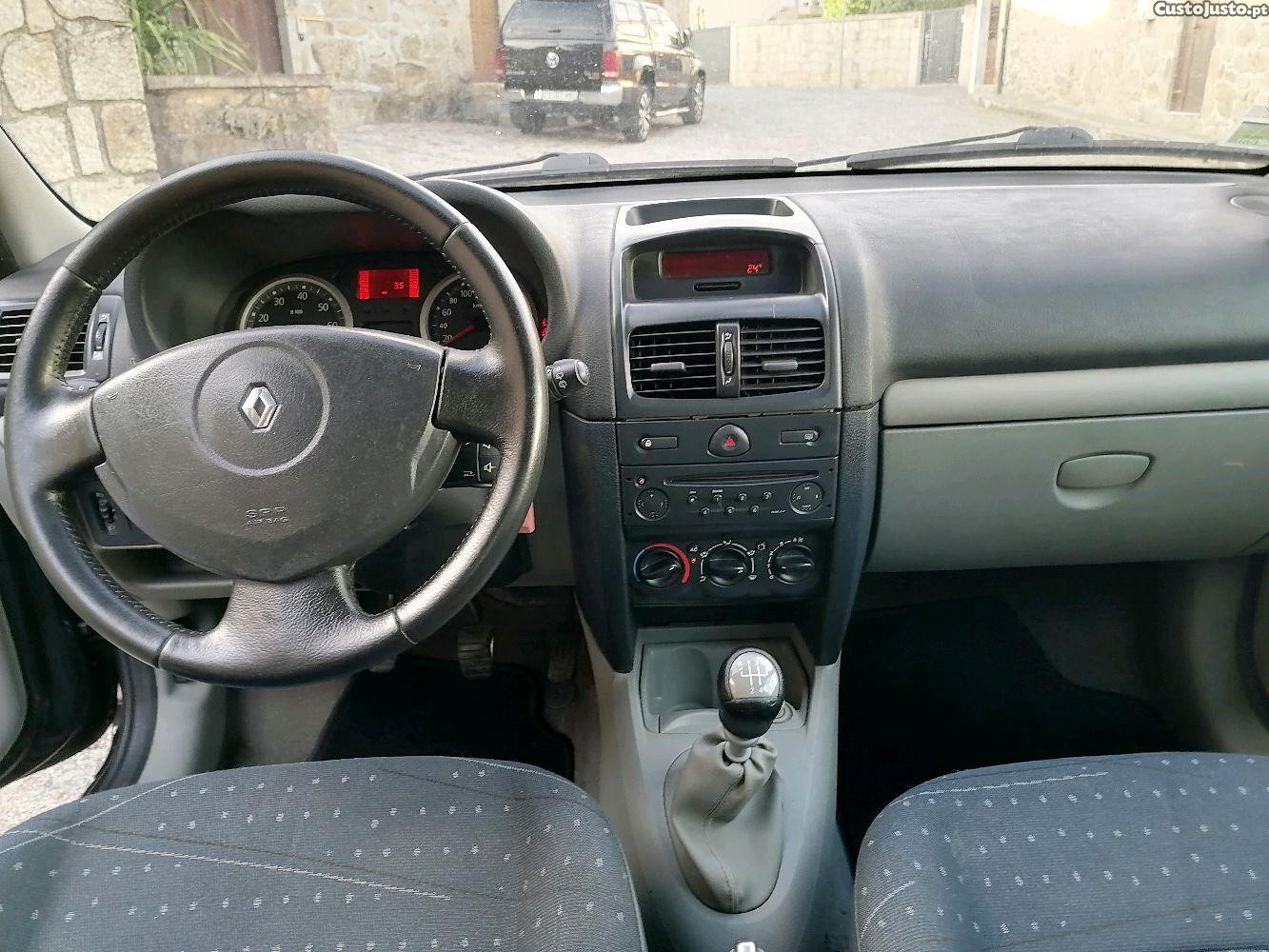 Renault Clio 1.2i Privilege — fotografia 6