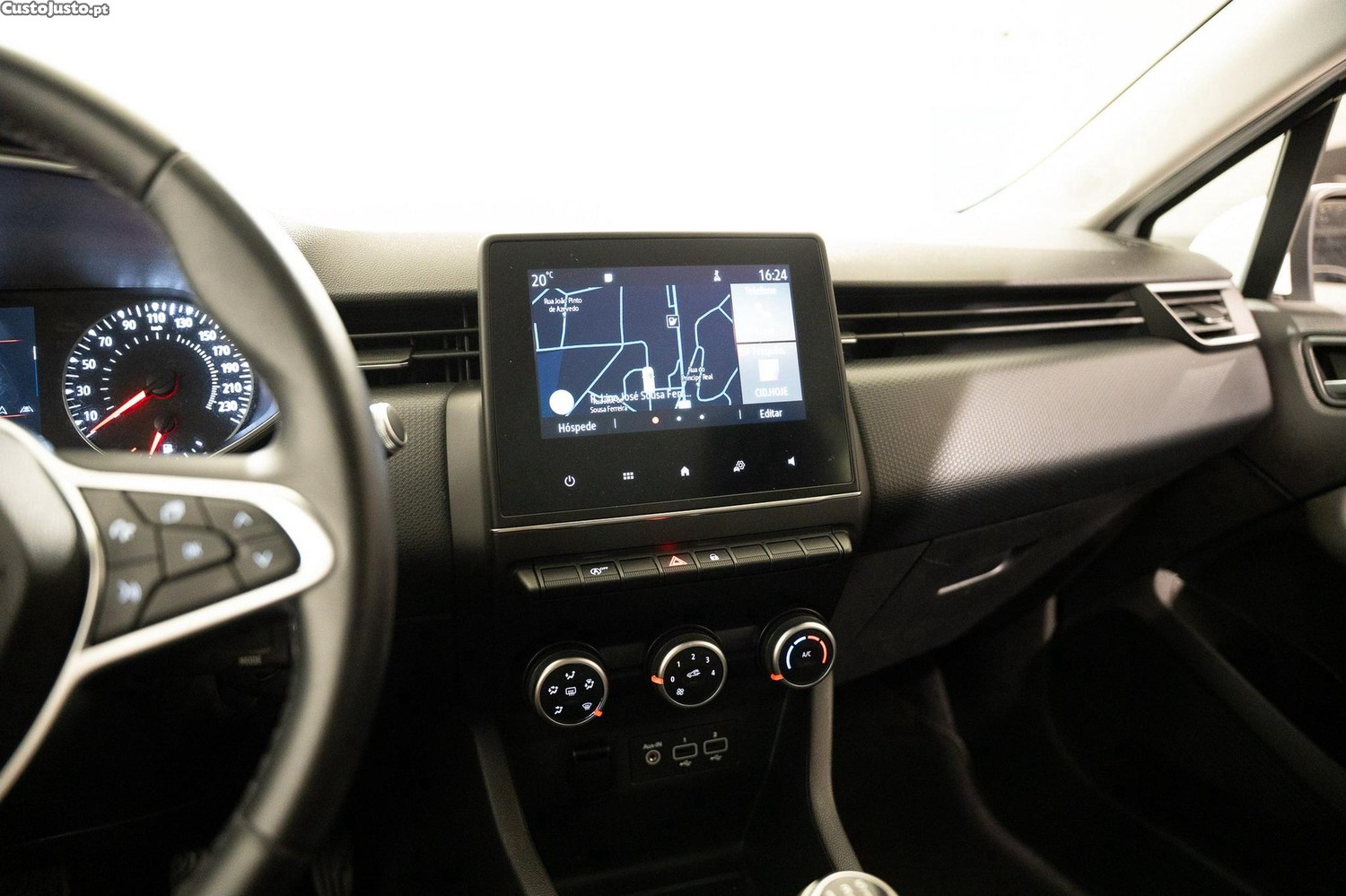 Renault Clio 1.0 SCe Zen — fotografia 13