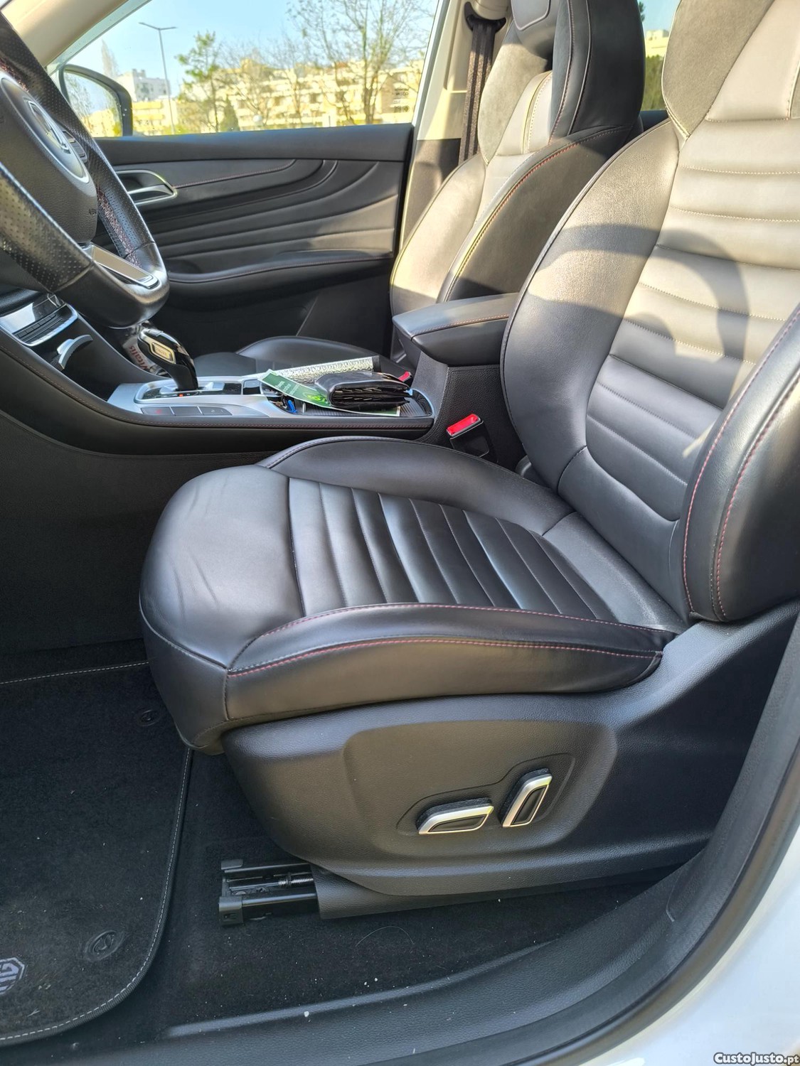 MG ZS Plug-In Hybrid — fotografia 11