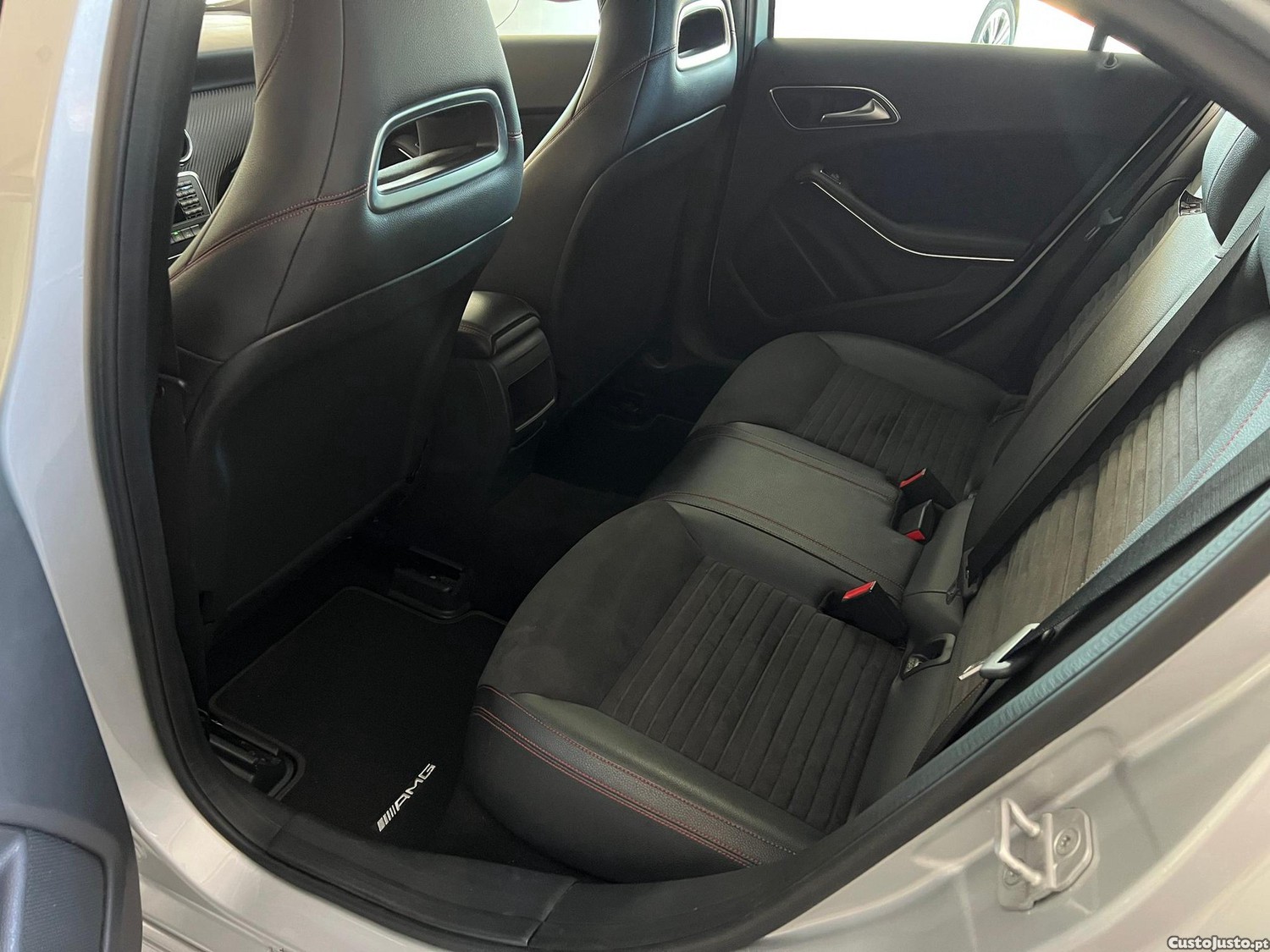 Mercedes-Benz A 180 CDi BlueEfficiency Edition AMG Line — fotografia 12