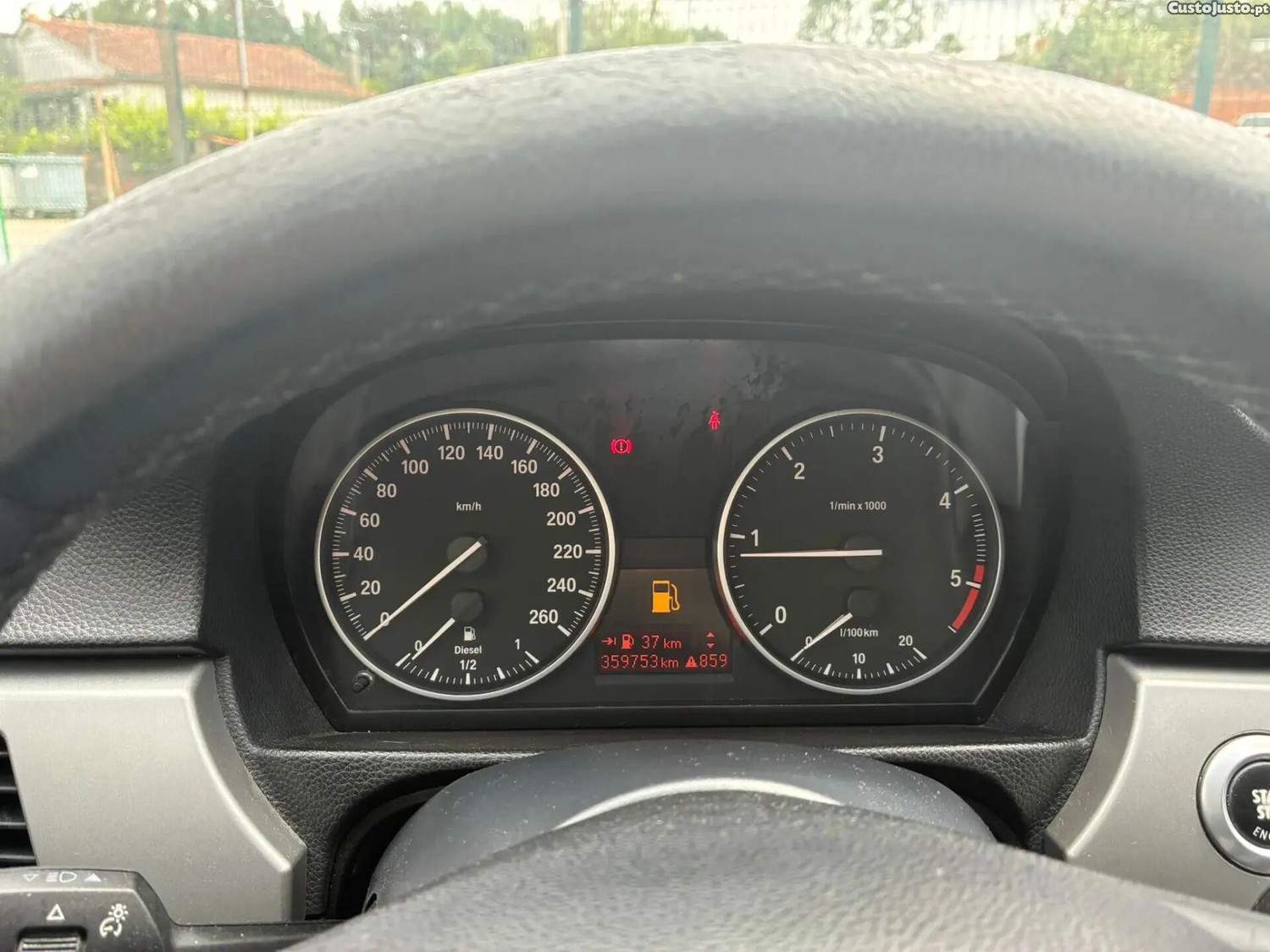 BMW 318 d Touring — fotografia 12