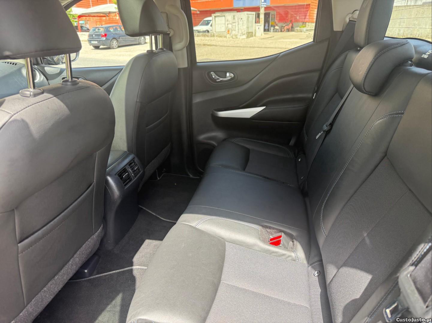 Nissan Navara 2.3 dCi CD 4WD N-Guard Auto — fotografia 5