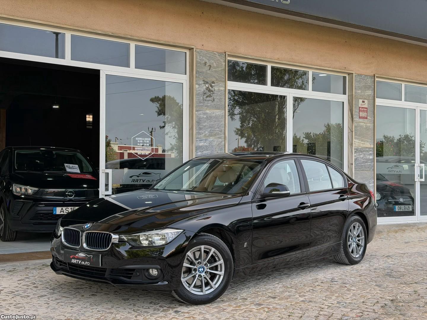 BMW 330 e iPerformance Advantage — fotografia 17